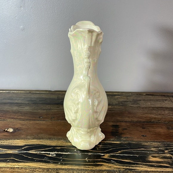 Vintage vase with iridescent glaze in ivory. Hand made by Elsie D. in 1978 - Picture 5 of 17